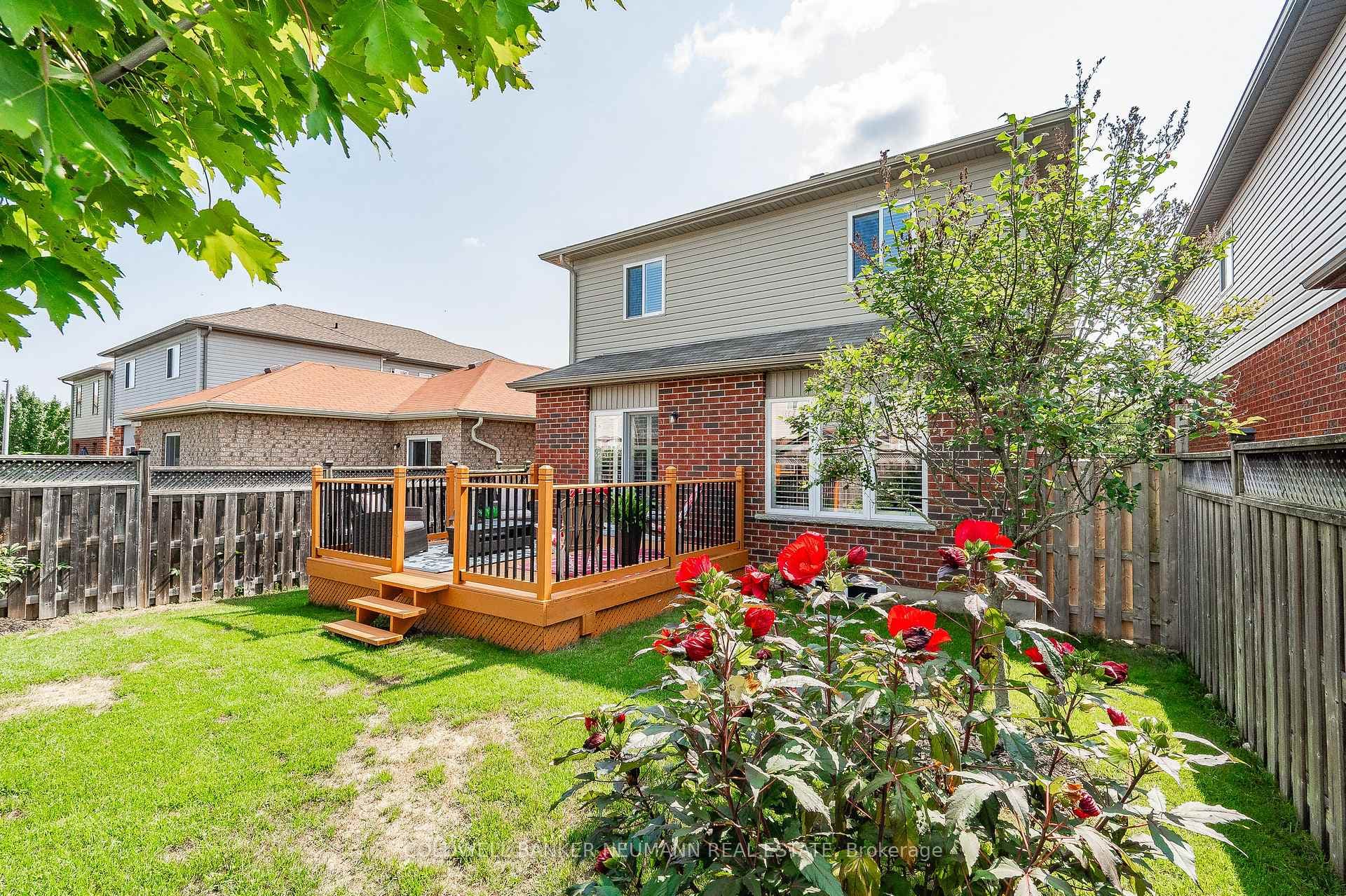 125 Clough Crescent photo 38