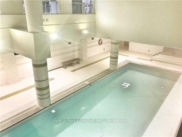 38 Cedarland Drive Unit 1706 photo 6