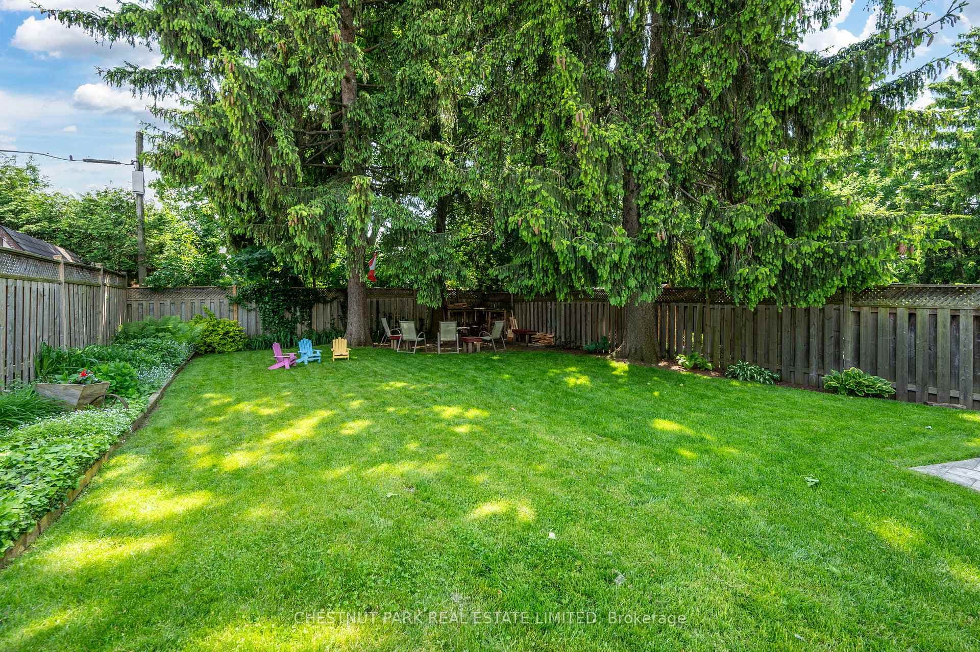 433 Moore Street photo 25