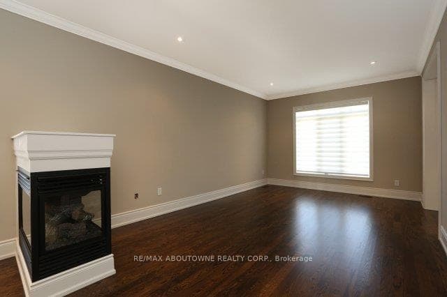 2430 Whistling Springs Crescent photo 6