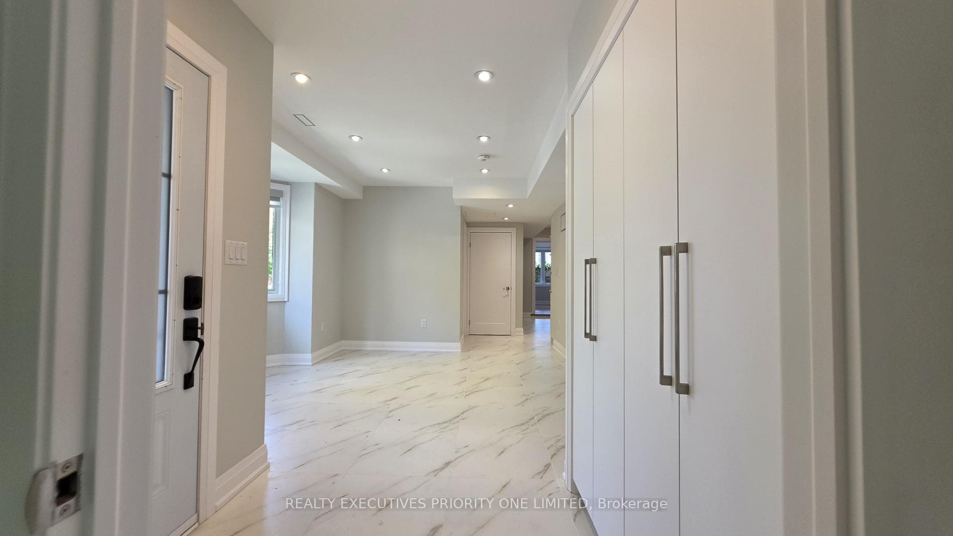 10 Lascelles Boulevard Unit Main photo 16