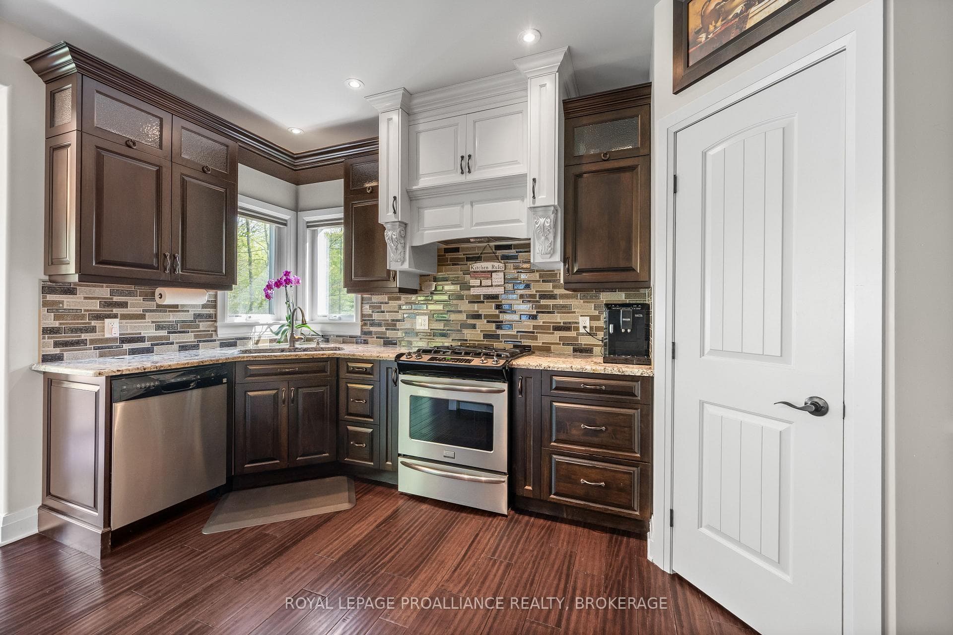 2918 Leeman Road photo 14