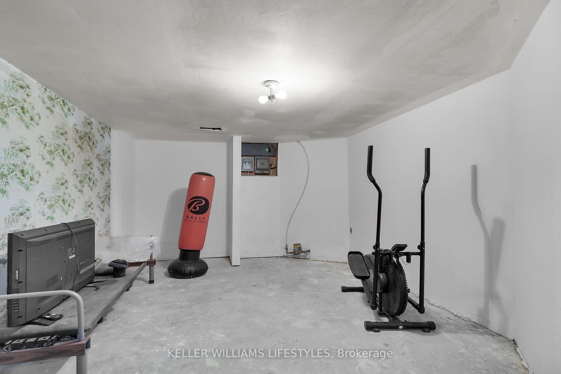 7065 Longwoods Road photo 14