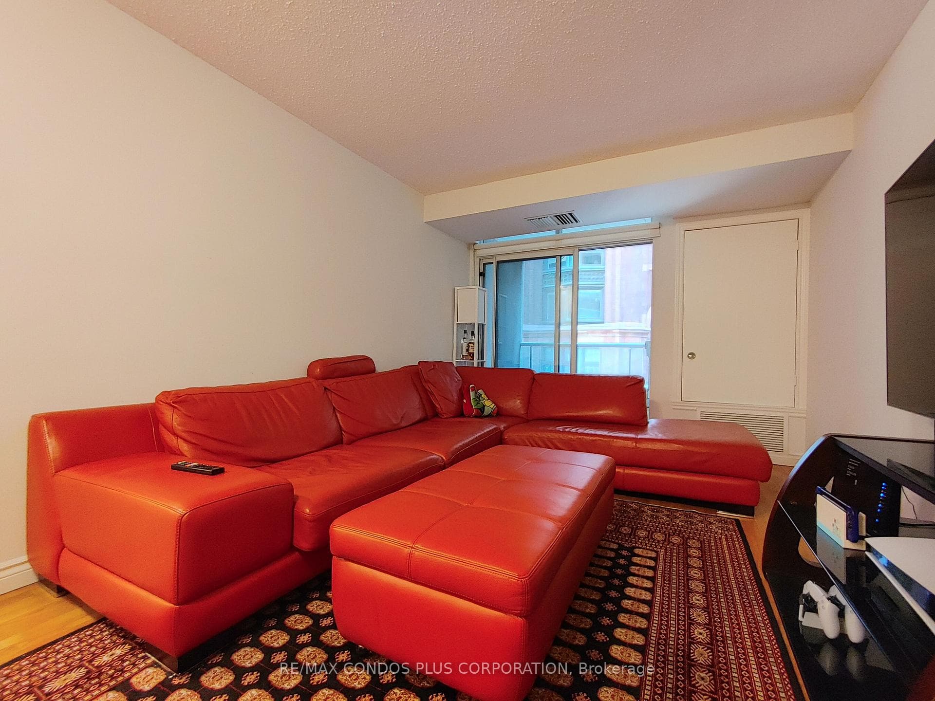 105 Victoria Street Unit 305 photo 3