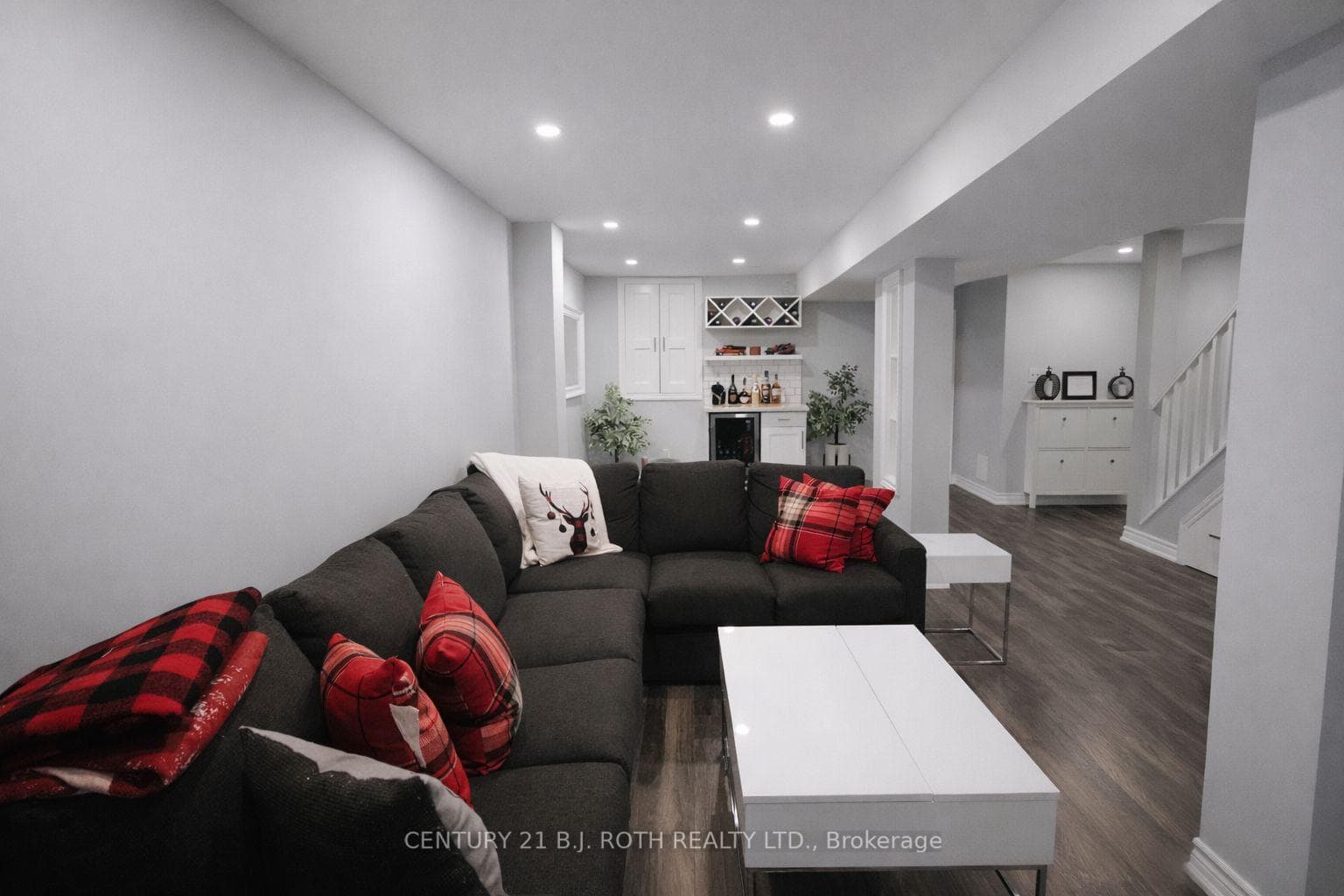 9 Laidlaw Drive photo 27