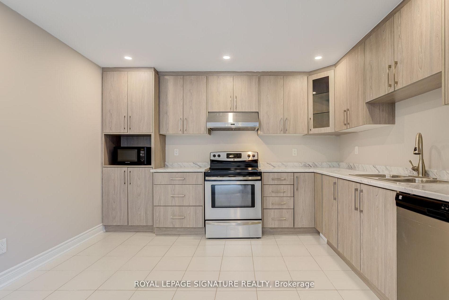 16 Dancing Waters Road Unit Bsmt photo 14