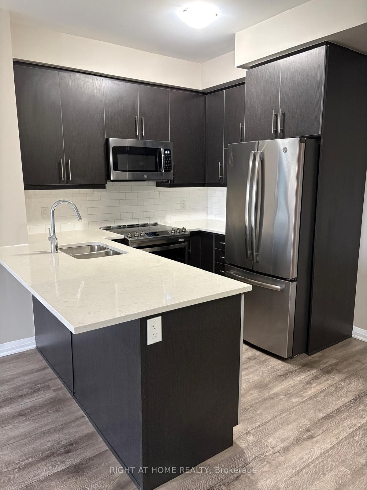 128 Grovewood Common Unit 405 photo 11