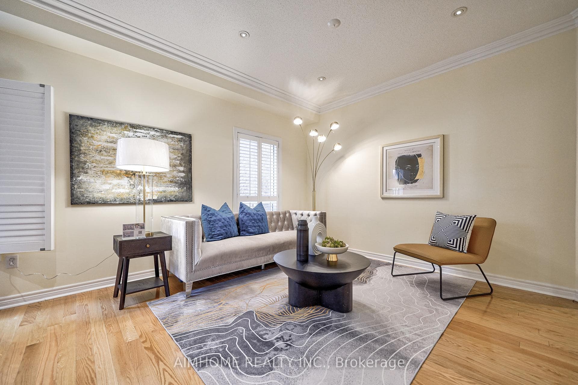 51 Lucien Street photo 20