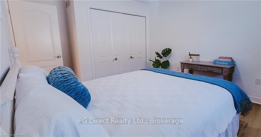 158 WELLBROOK Boulevard photo 8