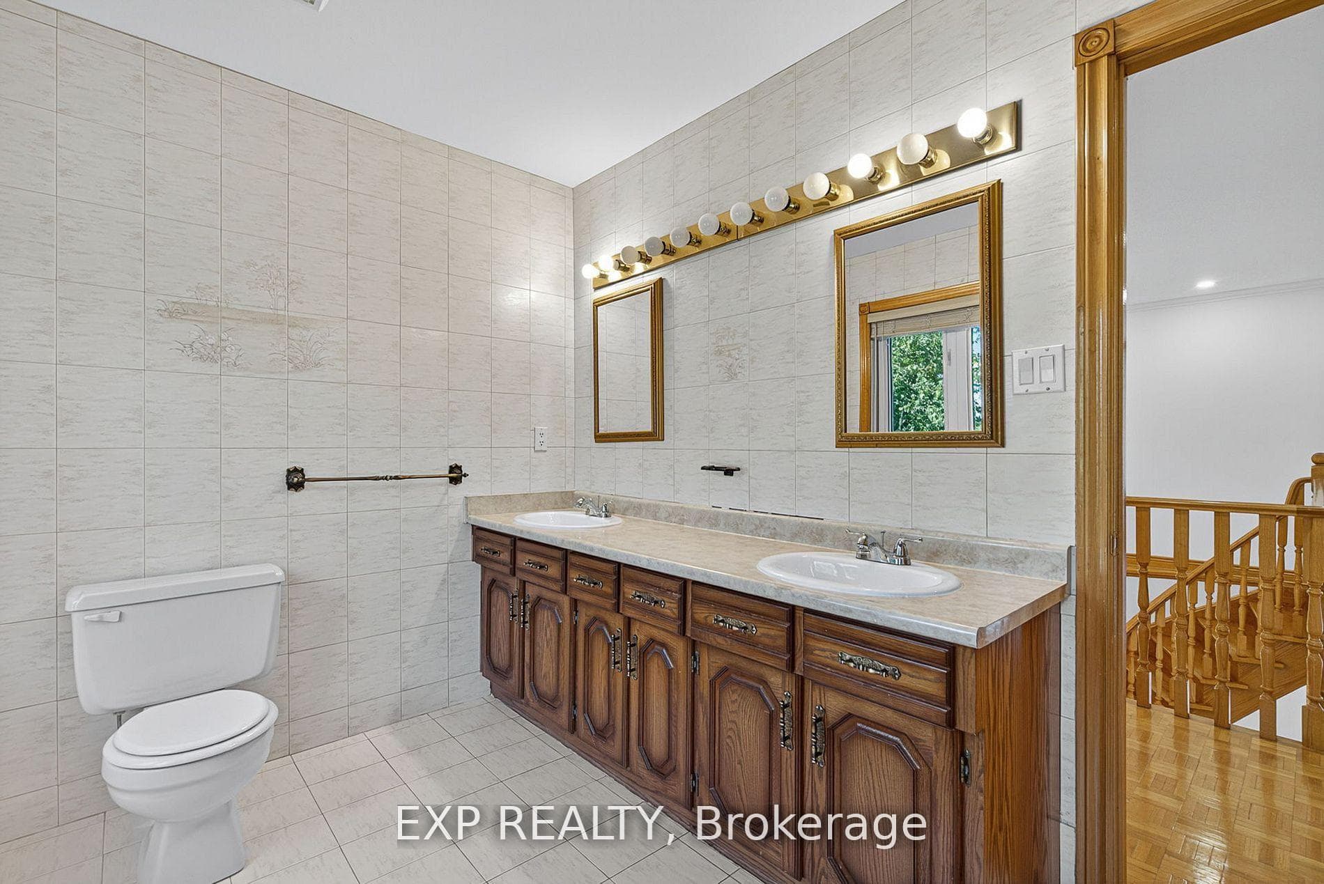 315 Stephanie Boulevard photo 26