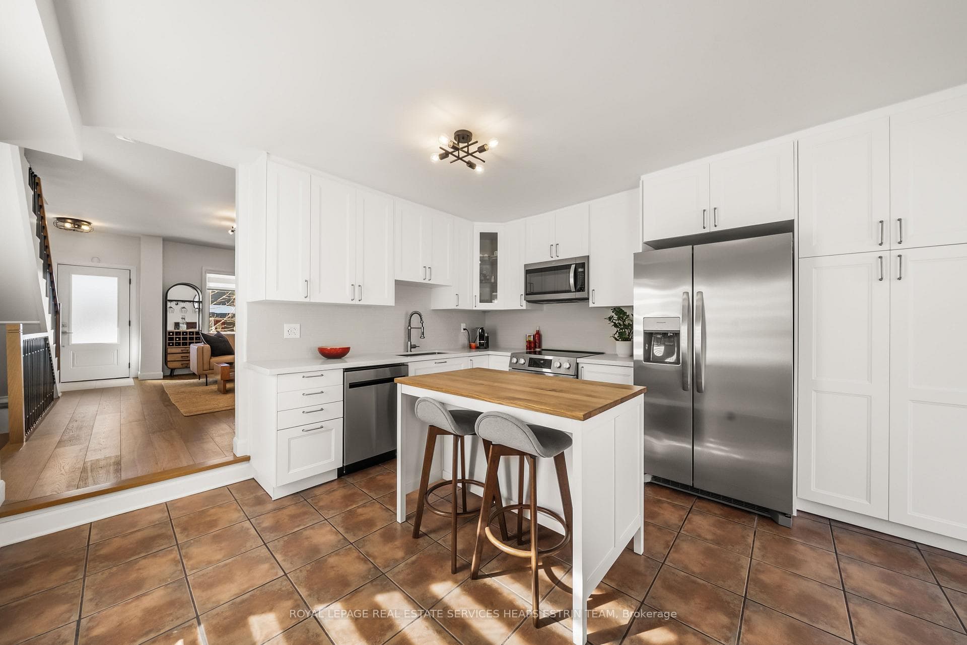 237 Silverthorn Avenue photo 13
