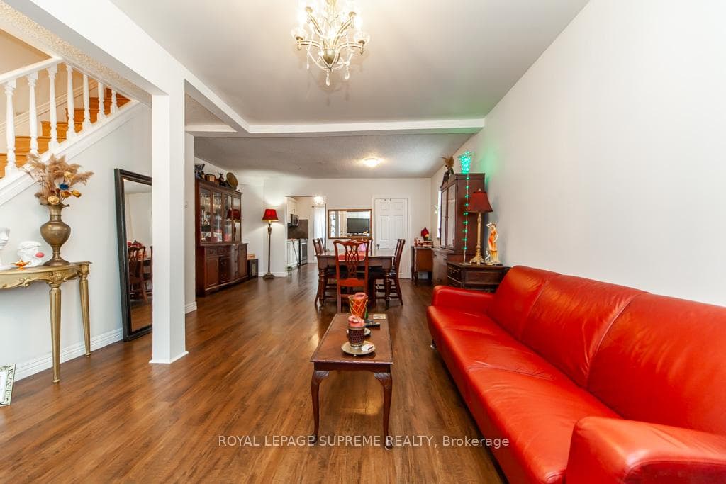 95 Silverthorn Avenue photo 7