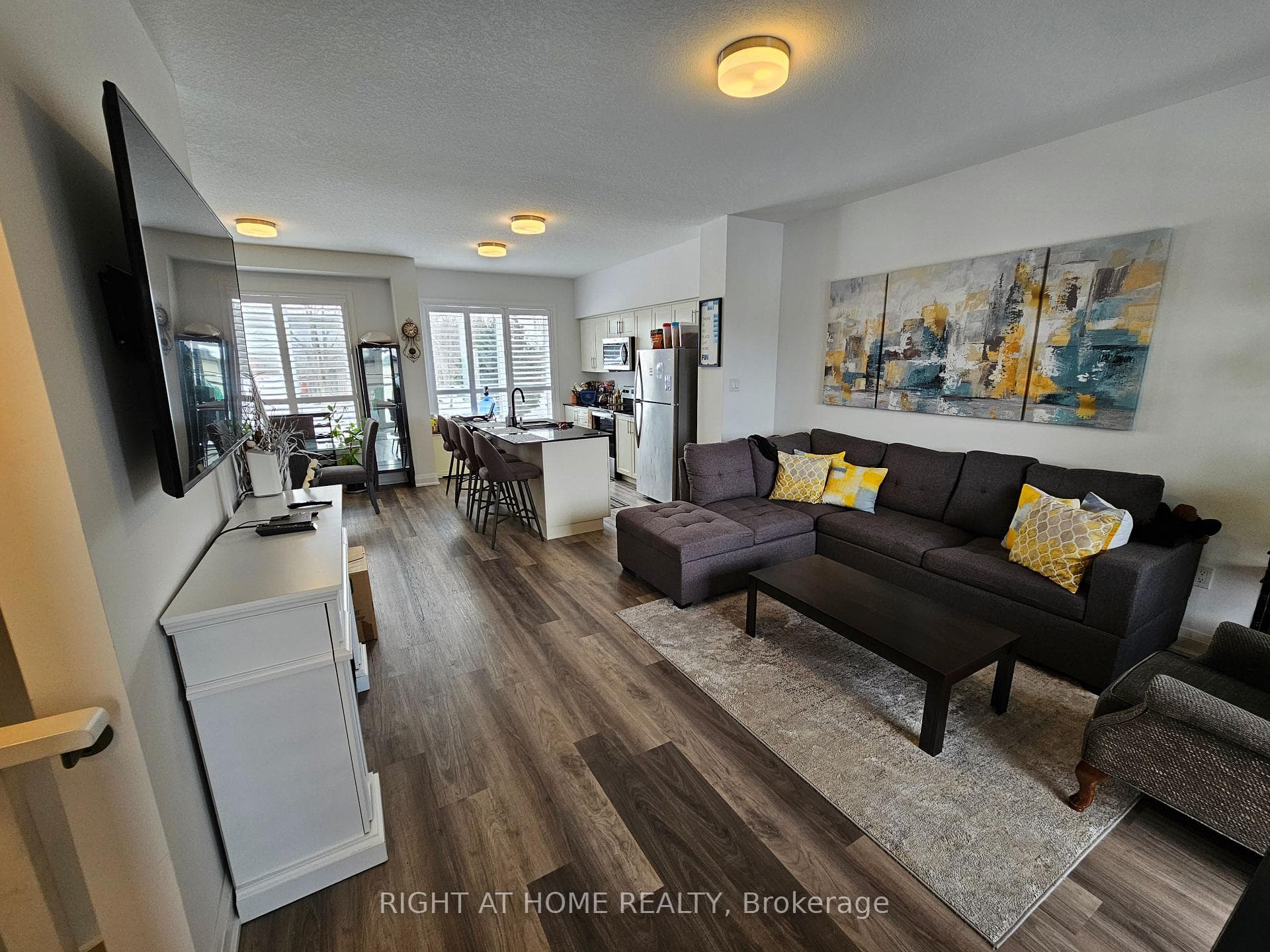 156 Huron Street photo 10