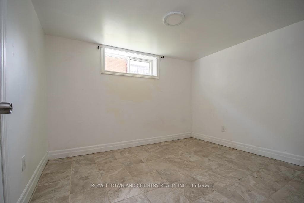19 Maple Crescent photo 25