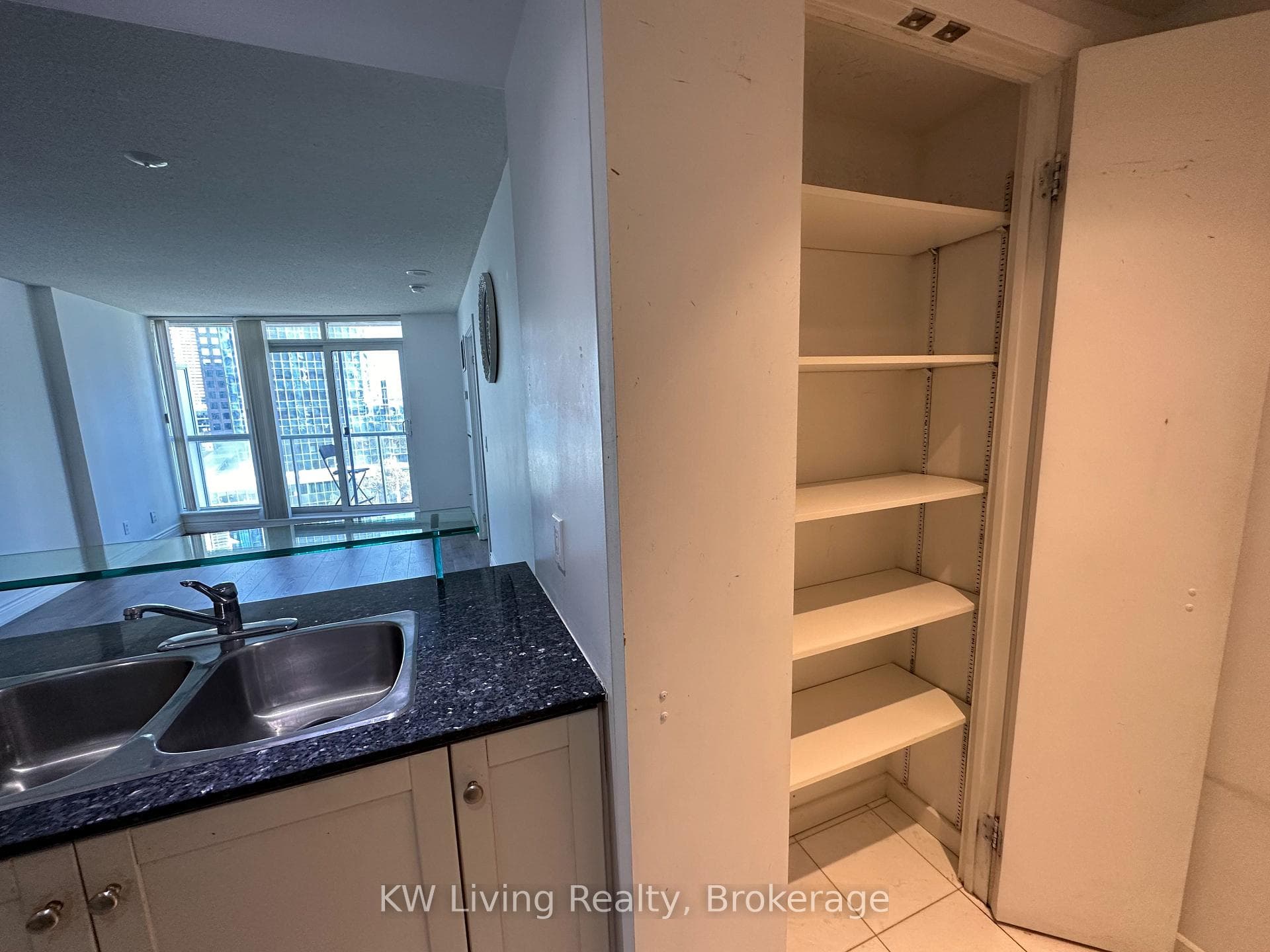 8 York Street Unit 805 photo 8