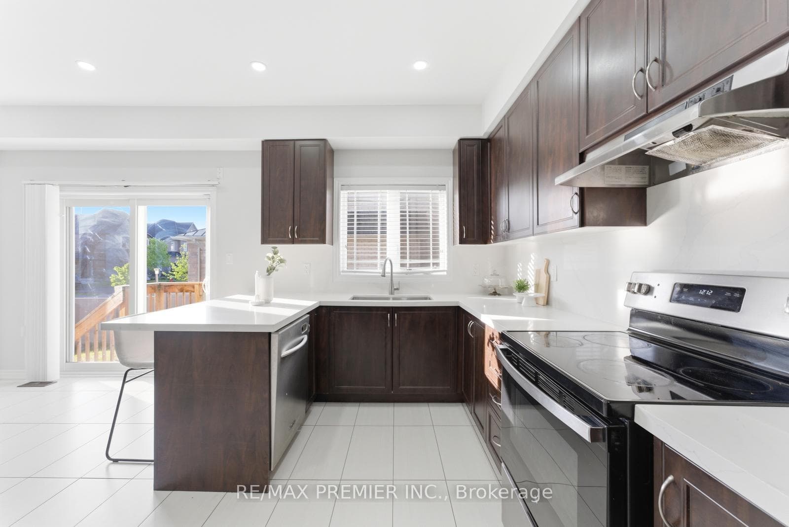 122 Mckenzie Way photo 15