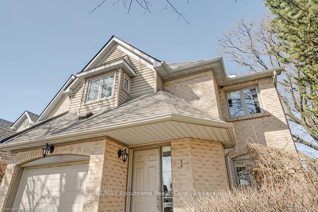 286 HAMILTON Drive Unit 1 photo 3