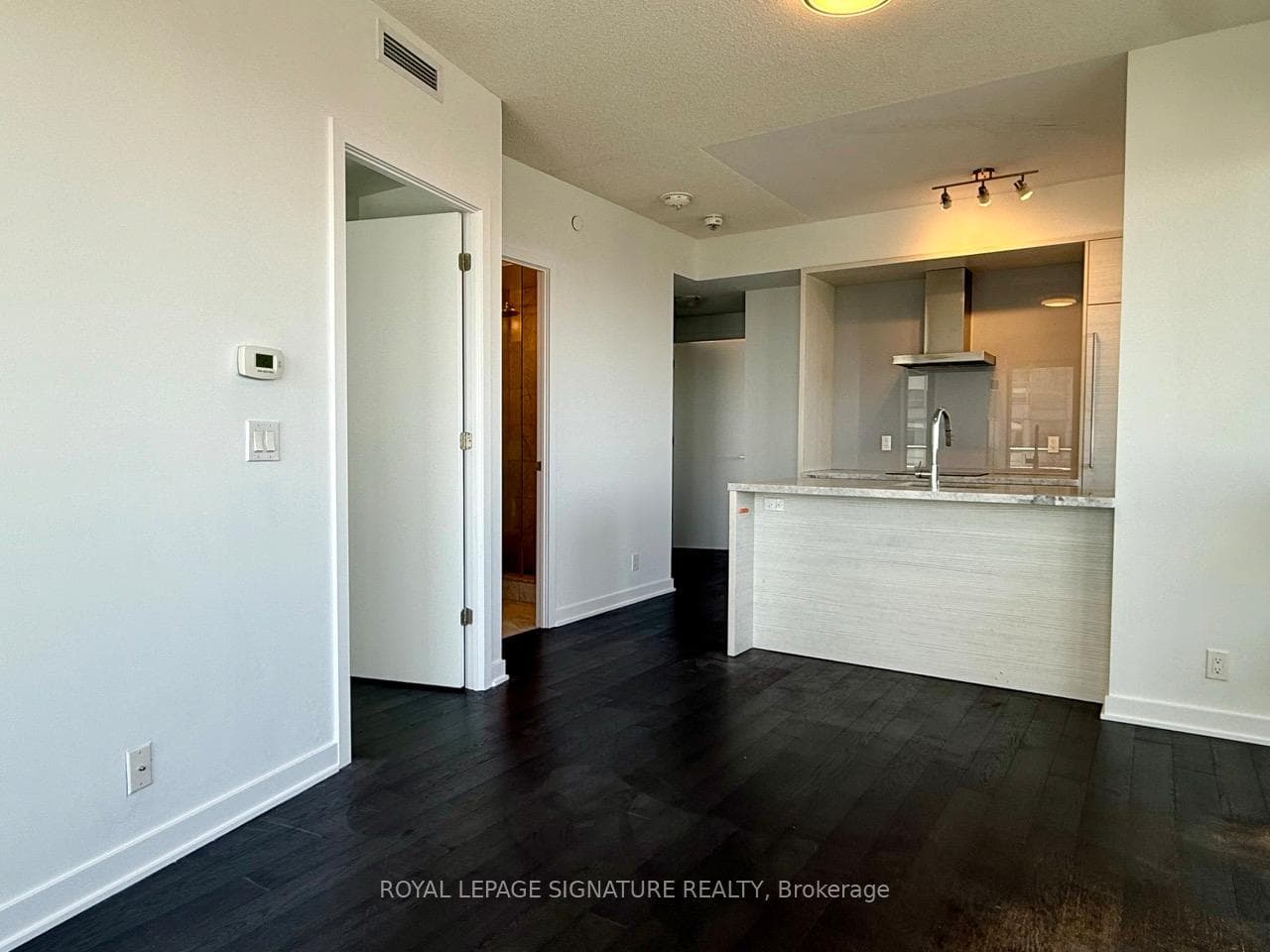 2221 Yonge Street Unit 3903 photo 7