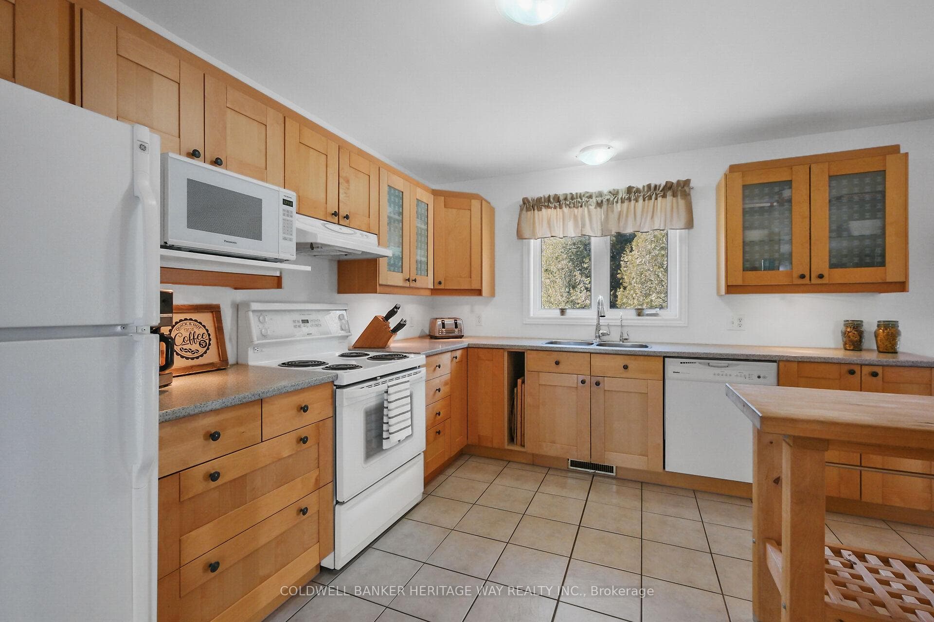 153 Windmill Crescent photo 8