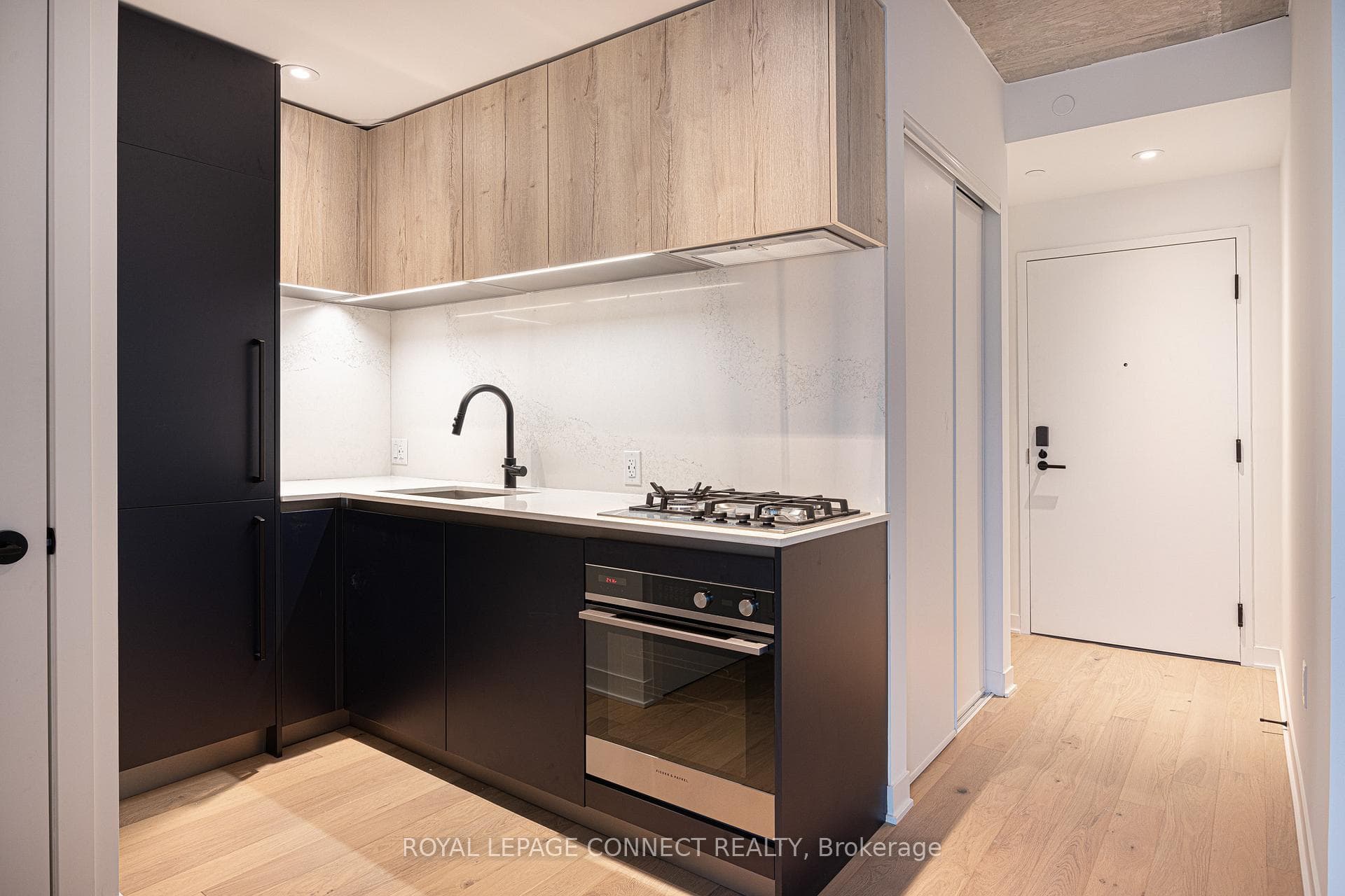 2625 Dundas Street Unit 313 photo 8