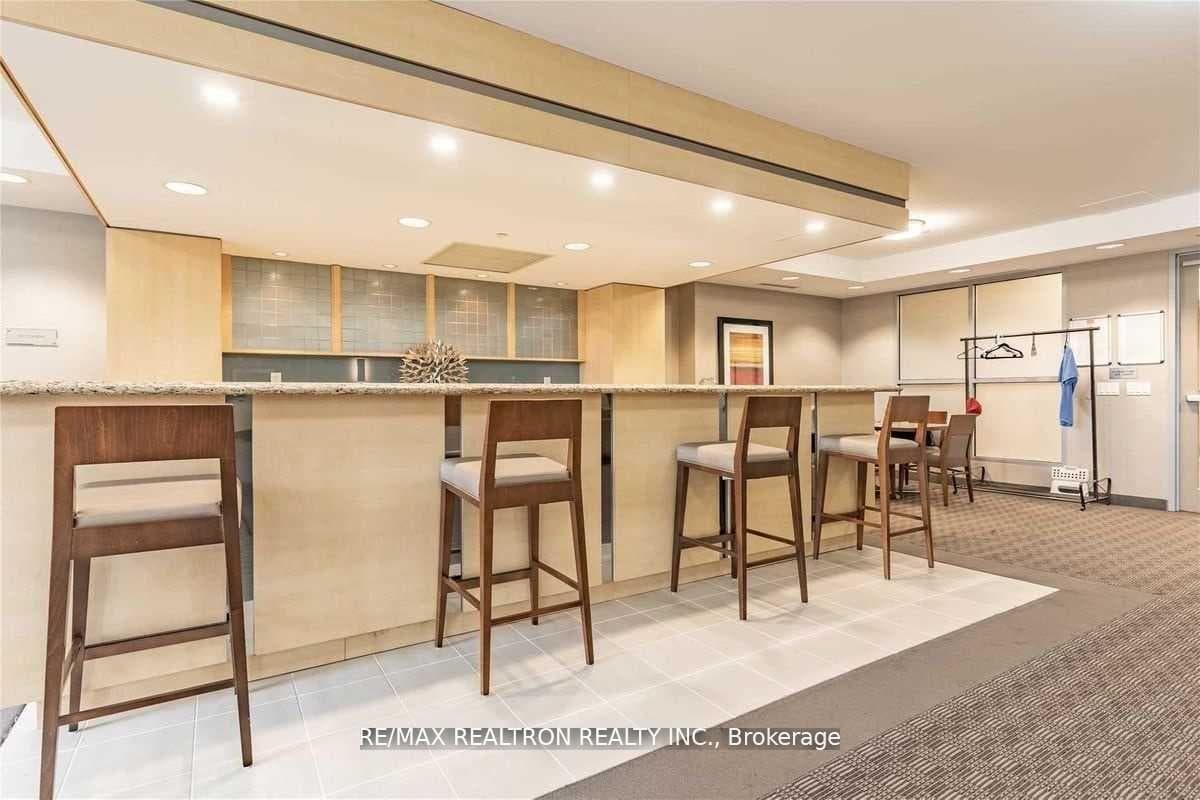 4968 Yonge Street Unit PH203 photo 32