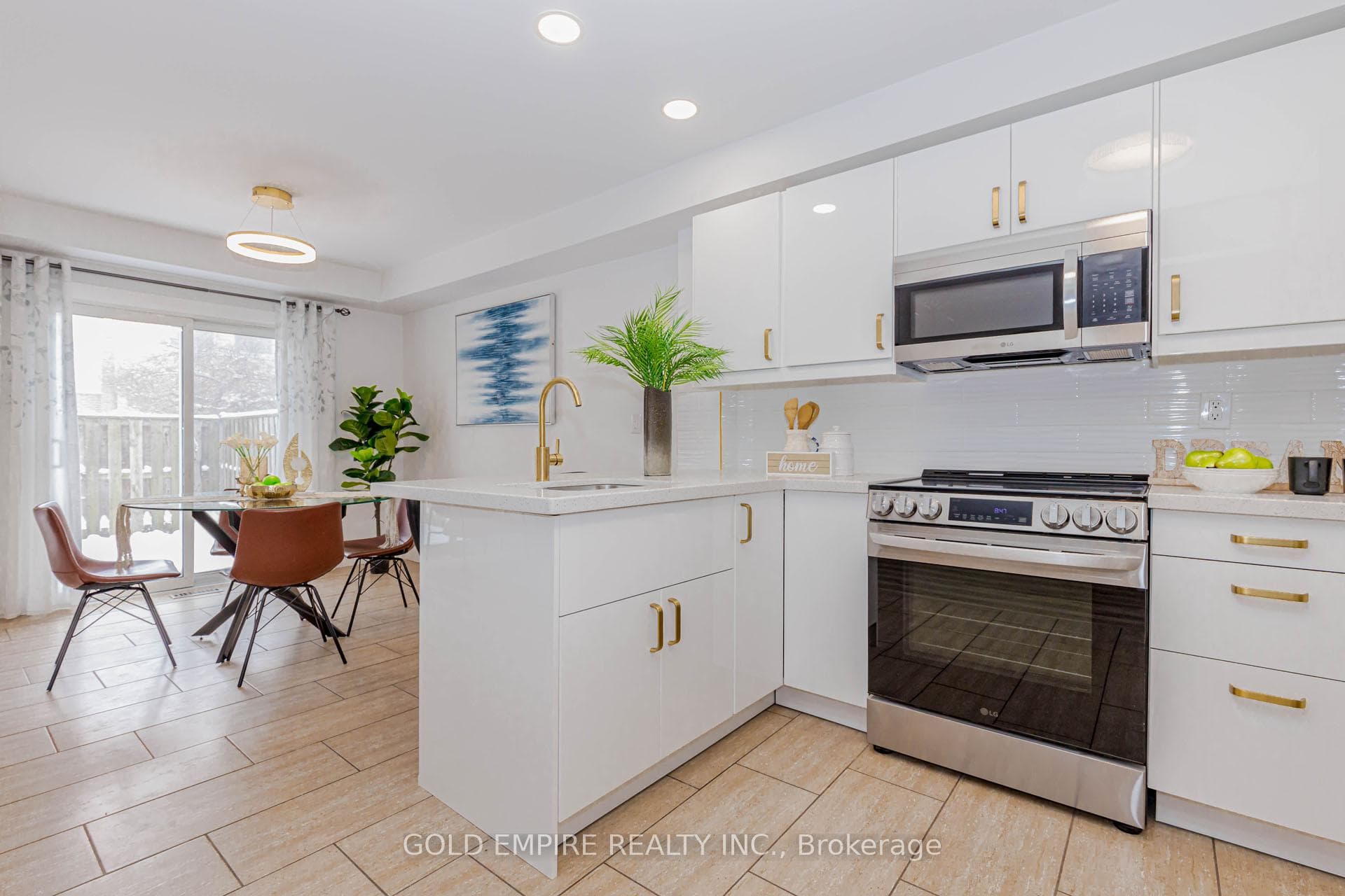 700 Osgoode Drive Unit 106 photo 12
