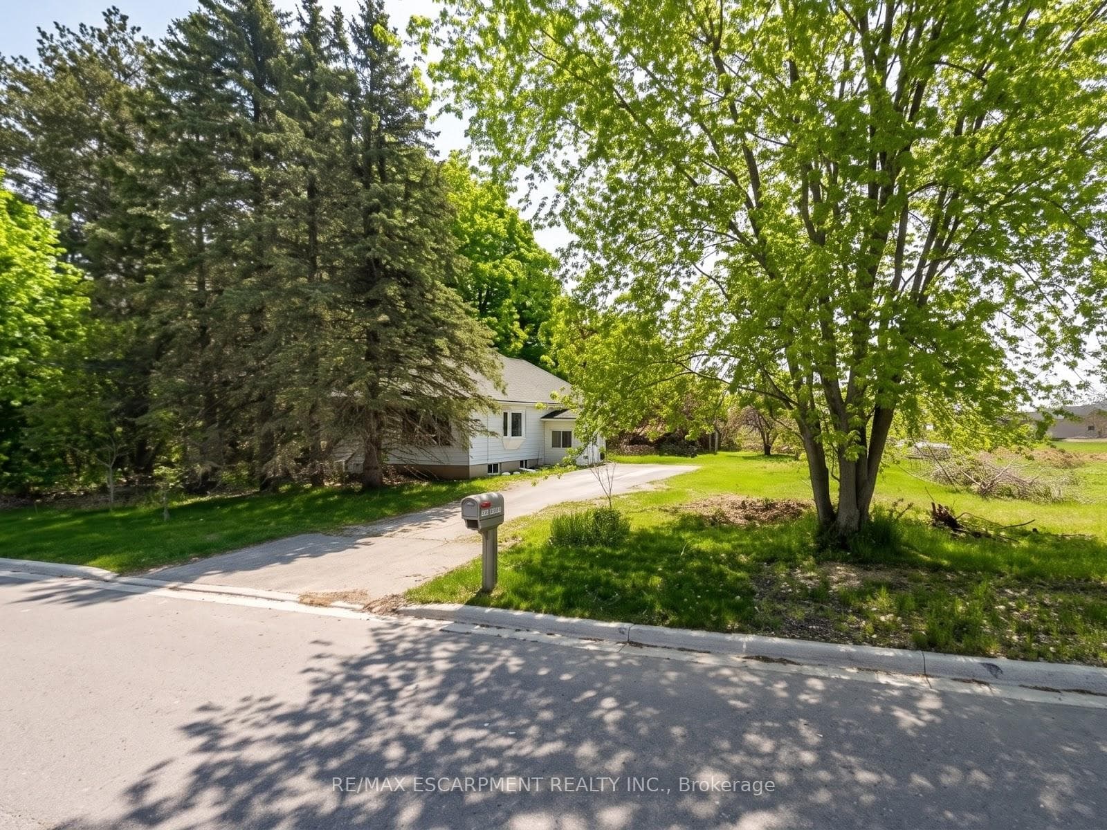 206 Charles Street photo 1
