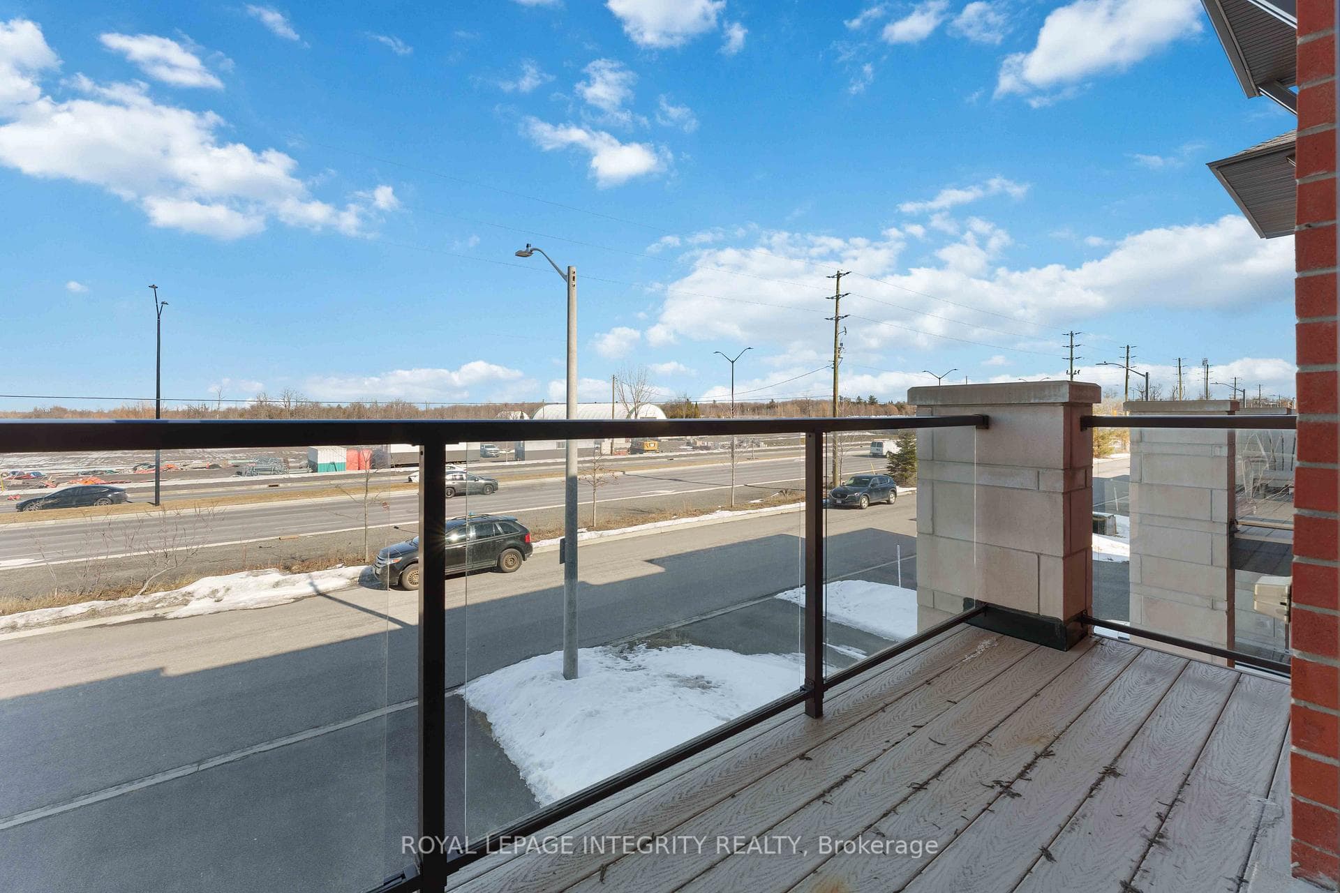 502 Labrador Crescent photo 27