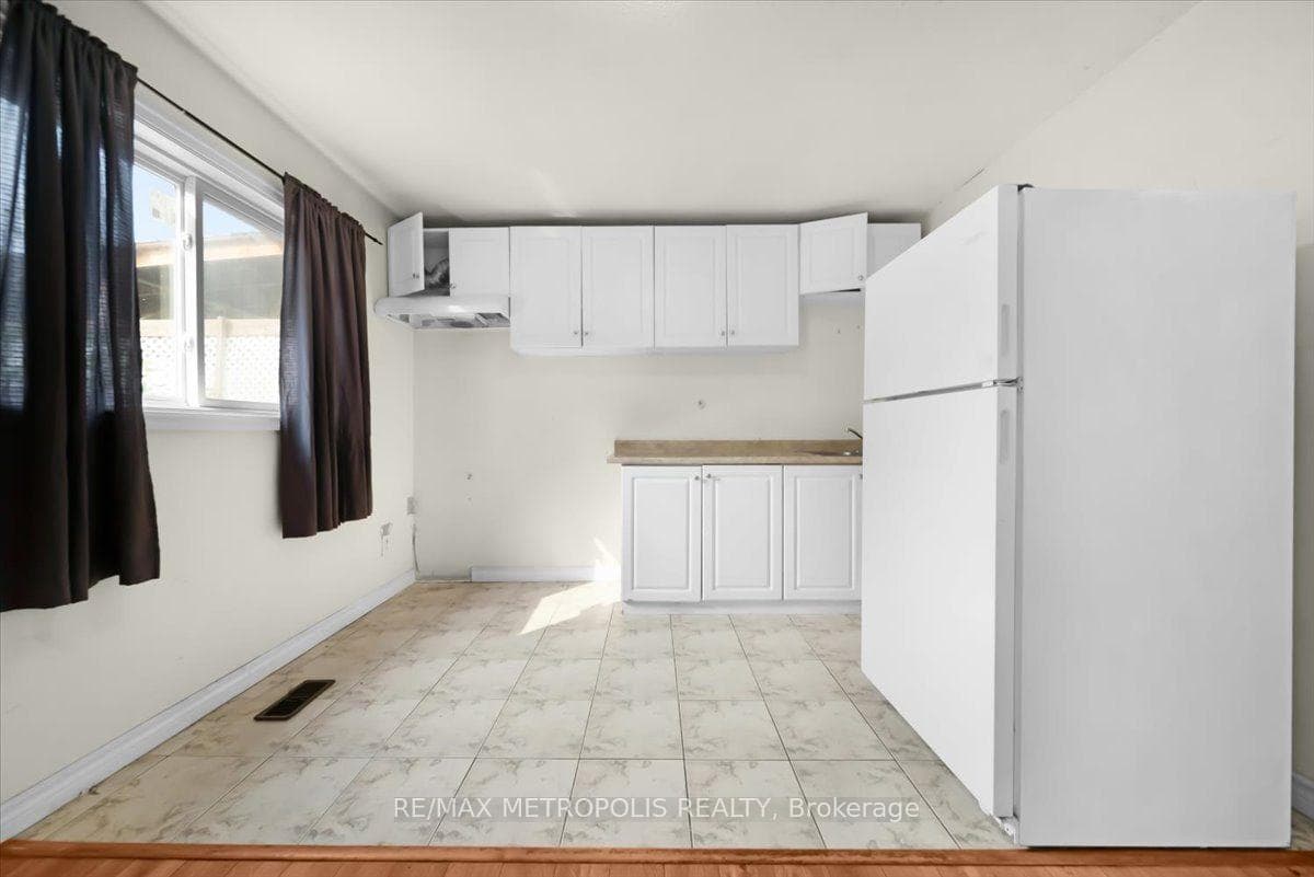 39 Jellicoe Crescent photo 28