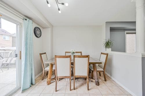 116 Heartleaf Crescent photo 9