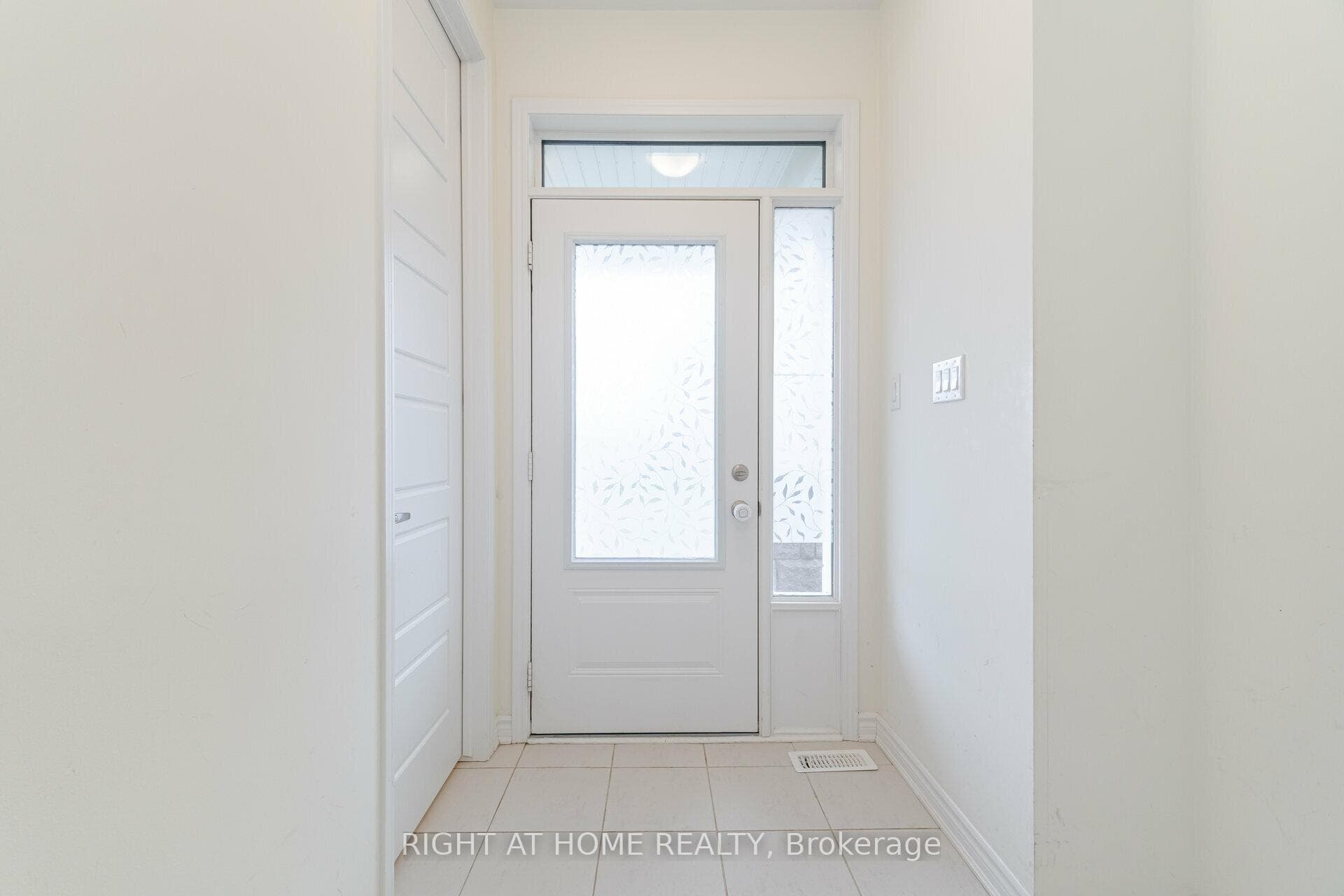 908 Sumac Gardens photo 6