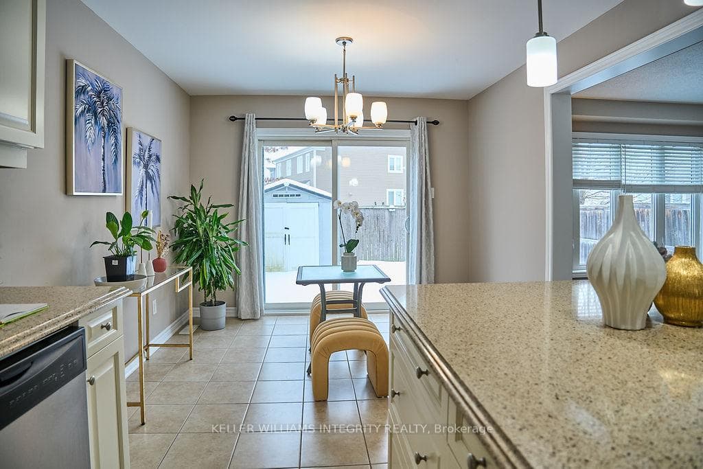 526 Khamsin Street photo 15
