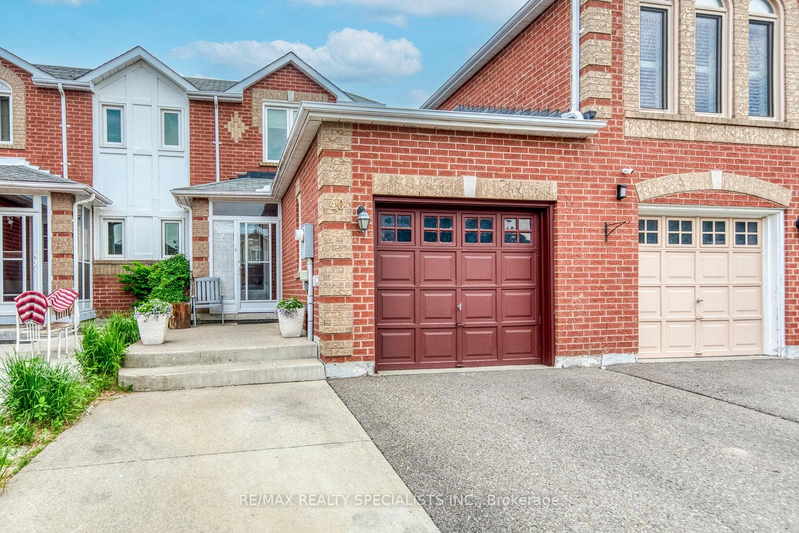 40 Mannel Crescent photo 2