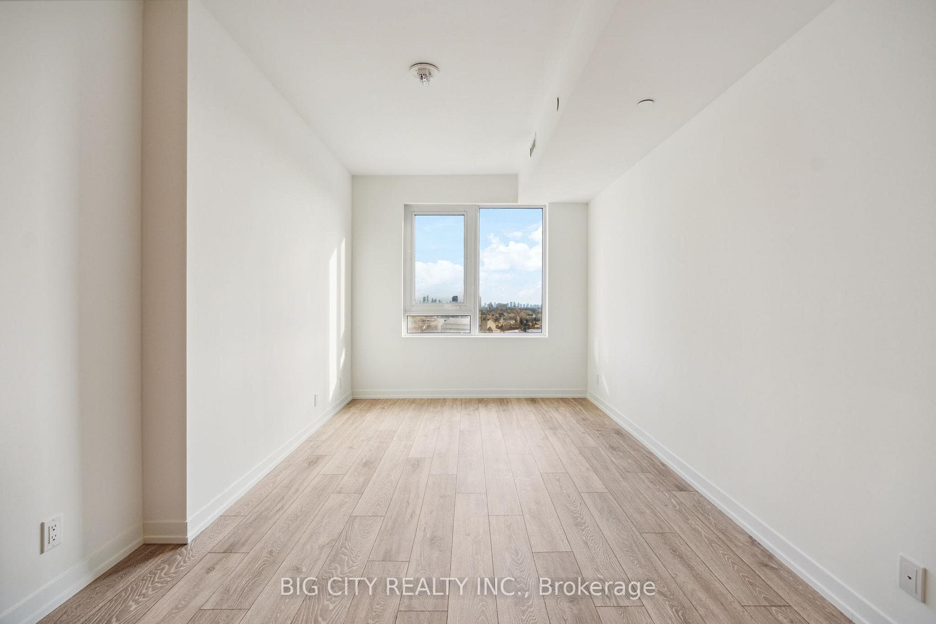 2020 Bathurst Street Unit 1202 photo 12