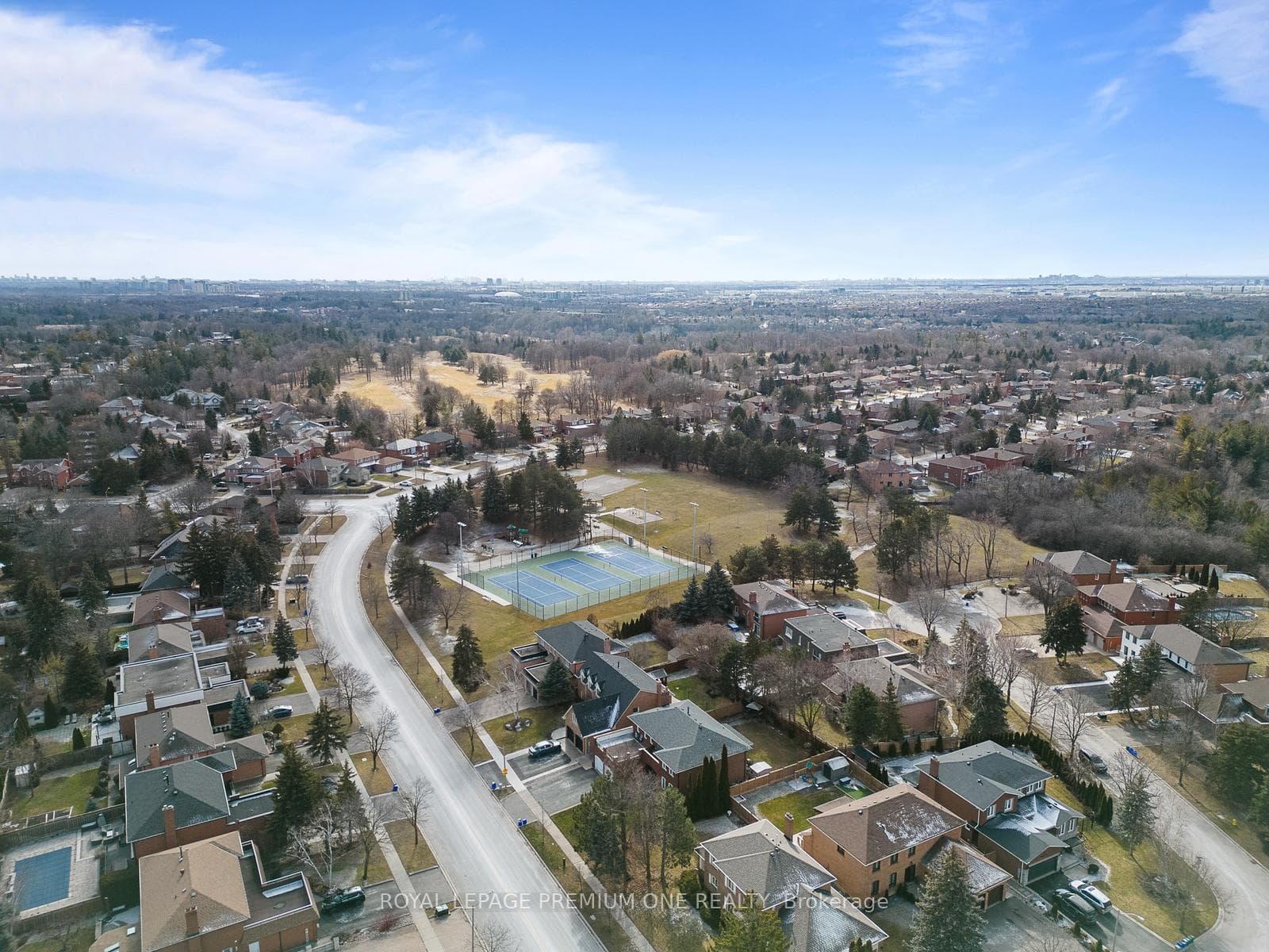 409 Wycliffe Avenue photo 40