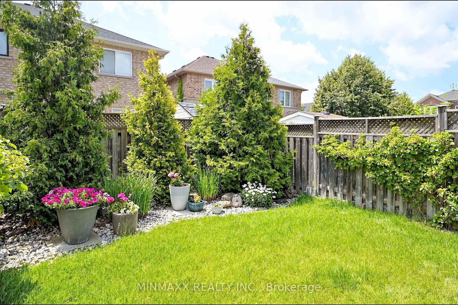 1164 CHAPMAN Crescent photo 48