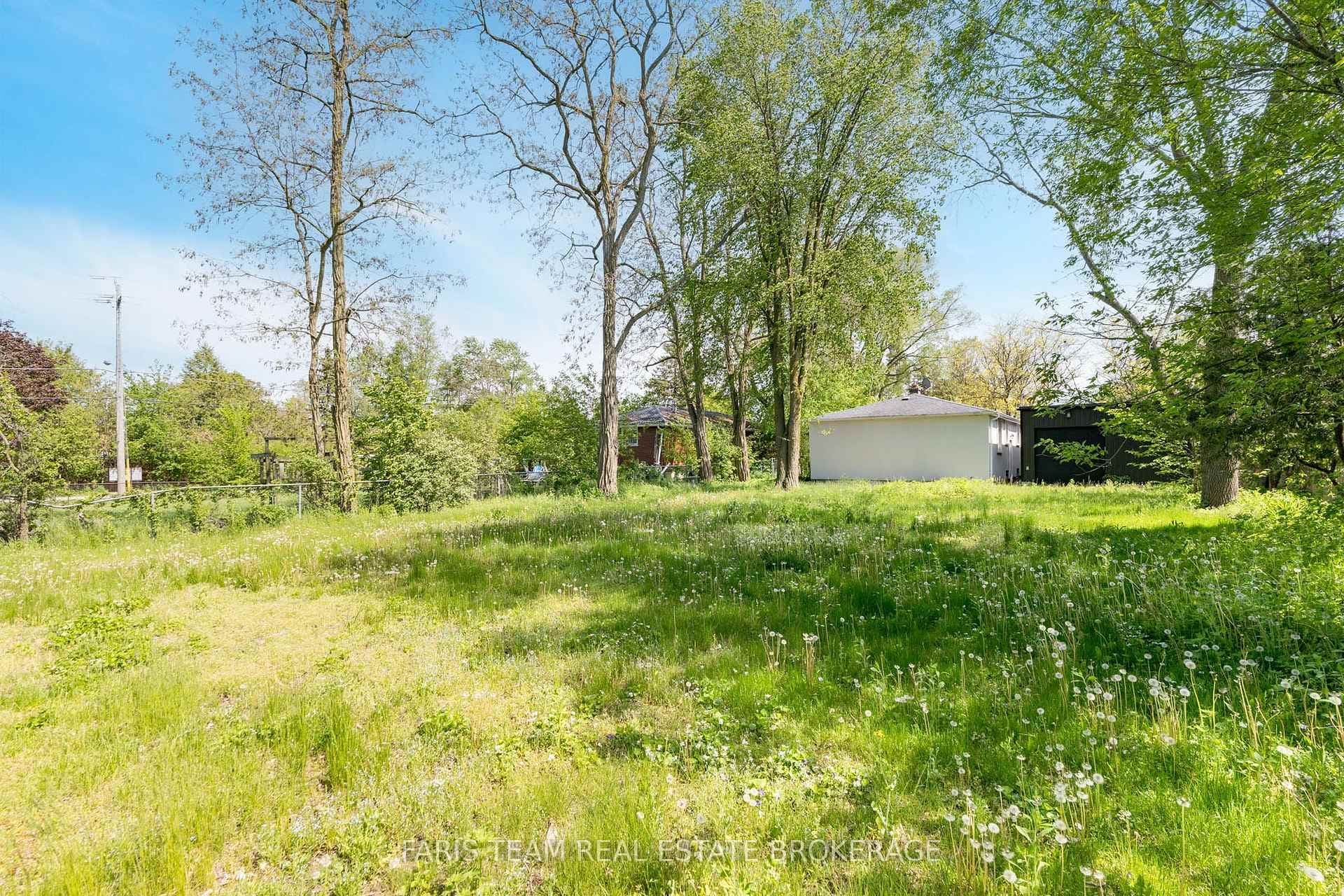 136 Oriole Drive photo 37