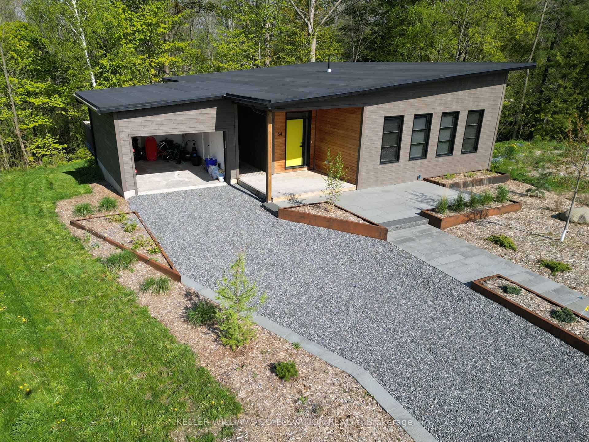 54 Gordon Crescent photo 2
