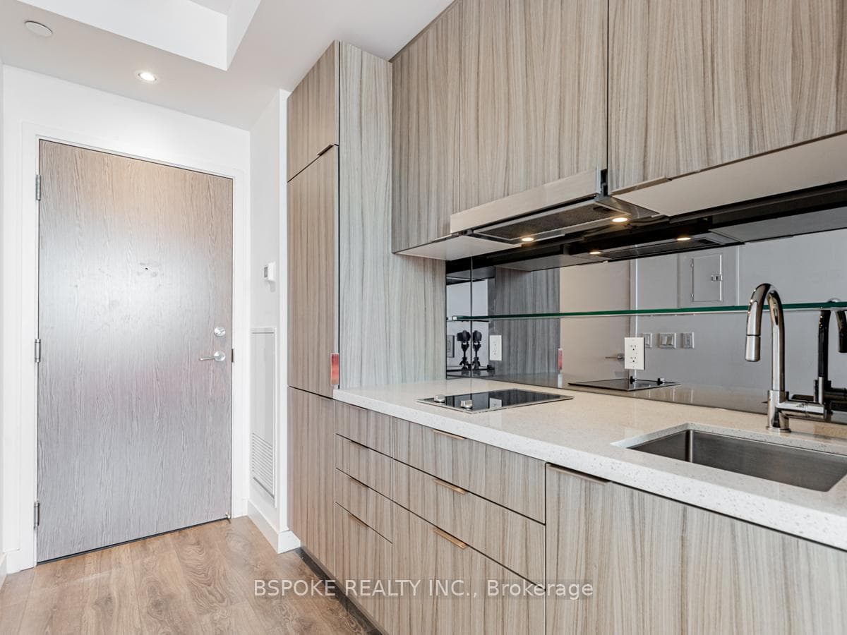 215 Queen Street Unit 2507 photo 6