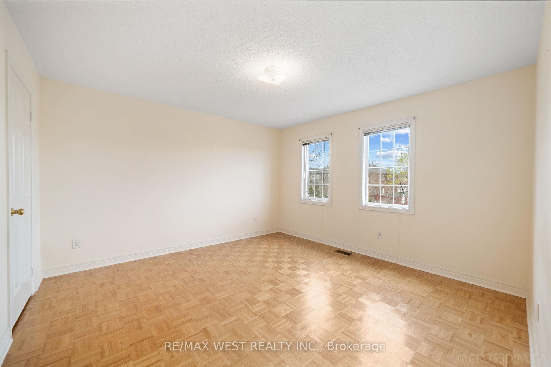 21 Shady Glen Crescent photo 27