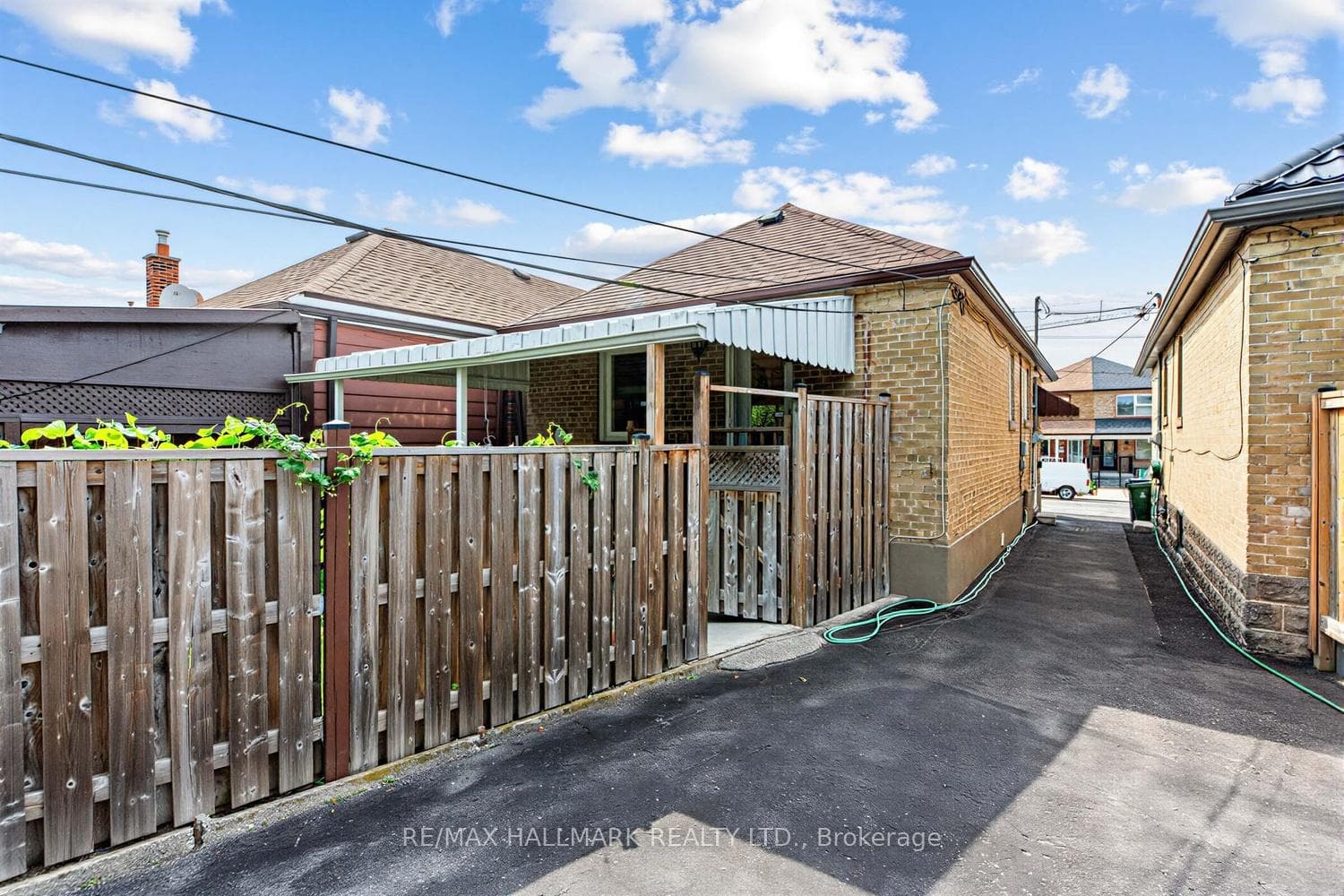 40 Bowie Avenue photo 36