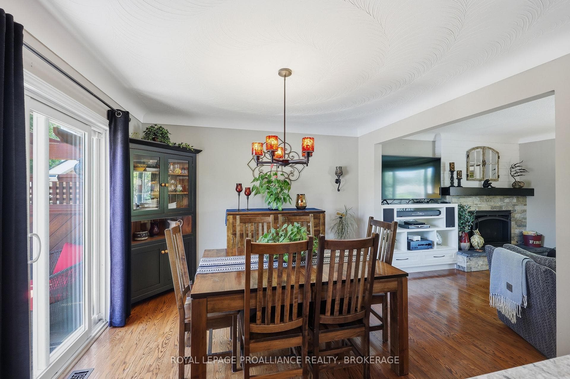 317 Avenue Road photo 29