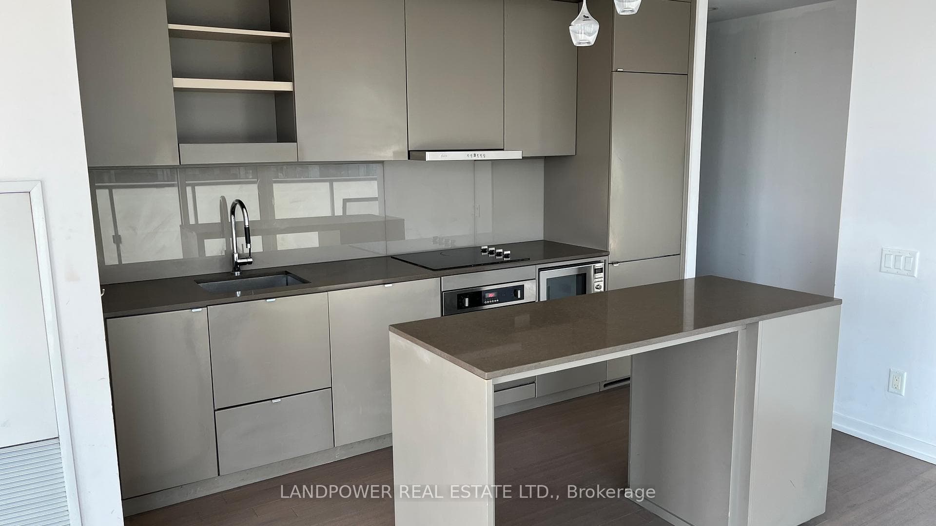 101 Peter Street Unit 3409 photo 4