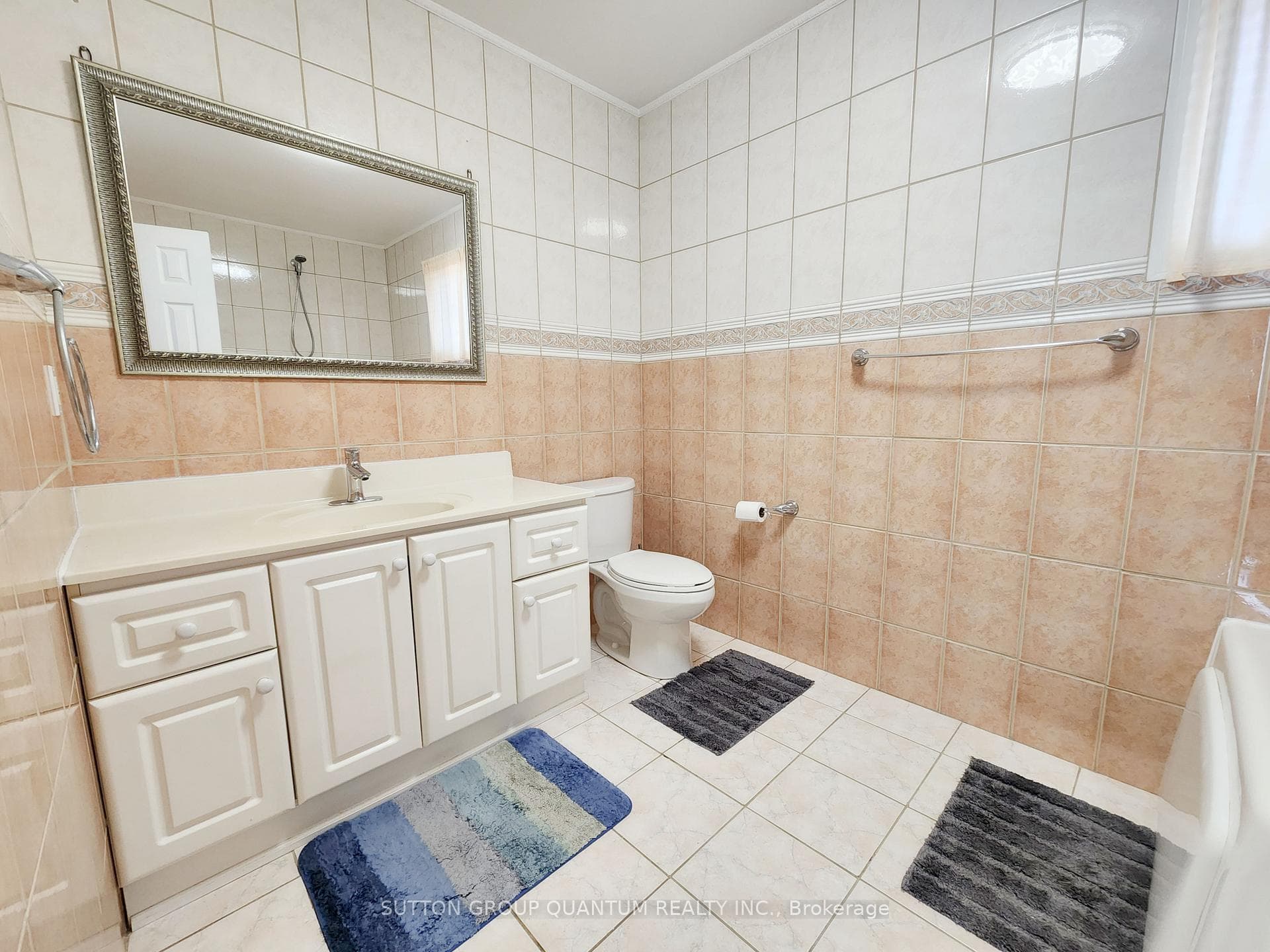 3263 Pilcom Crescent photo 14