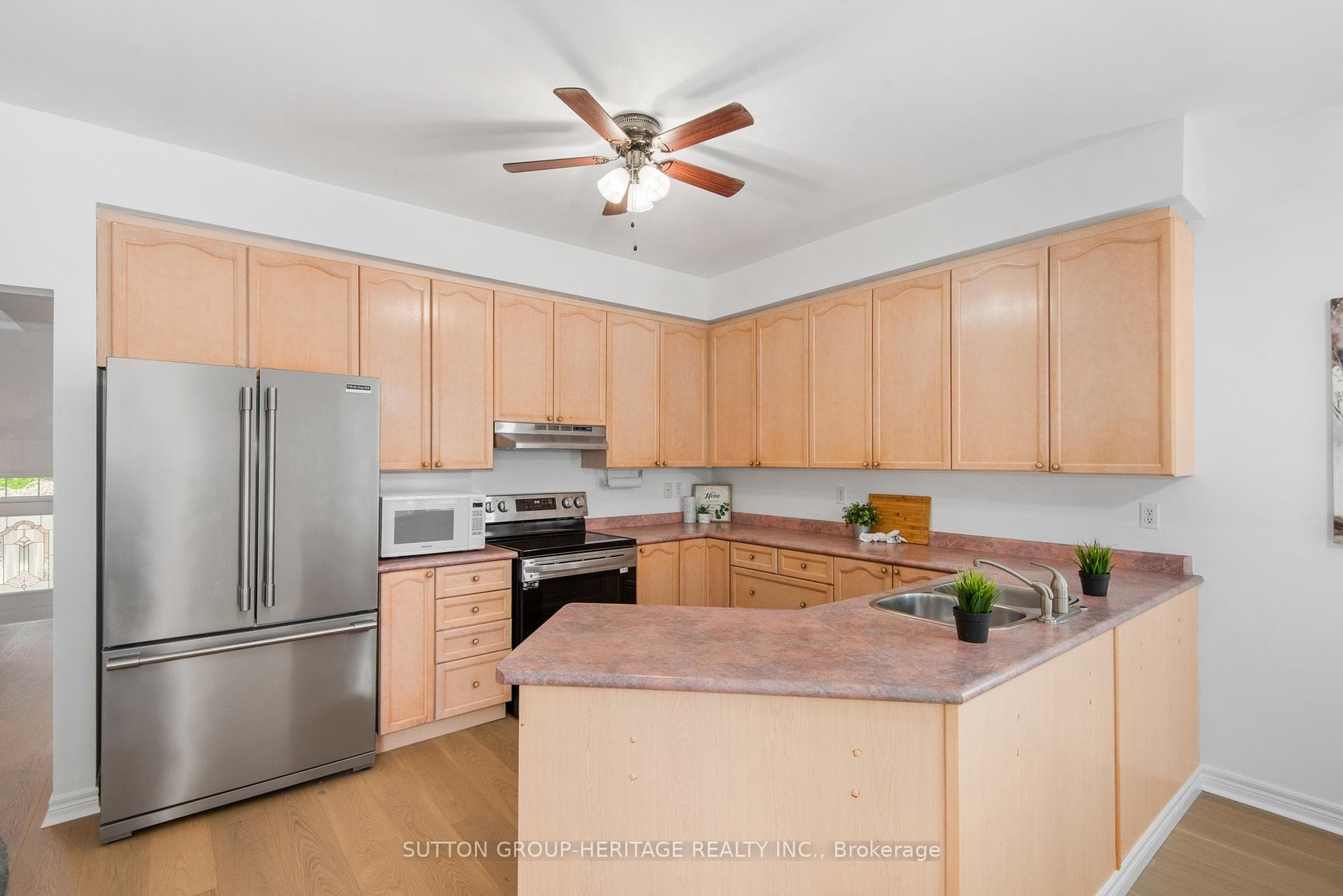 1724 Hadrian Court photo 15