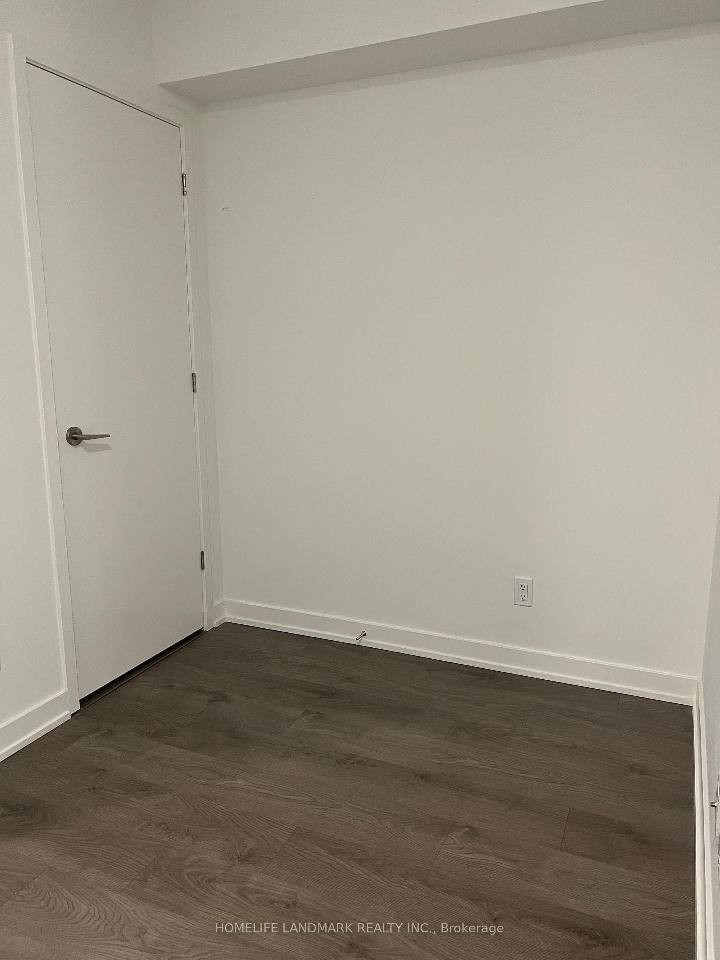 501 Yonge Street Unit 2411 photo 8