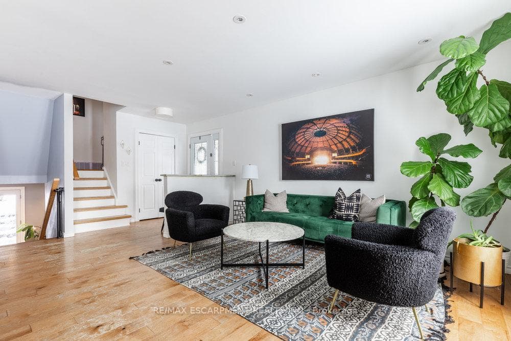 98 Forestgate Drive photo 5