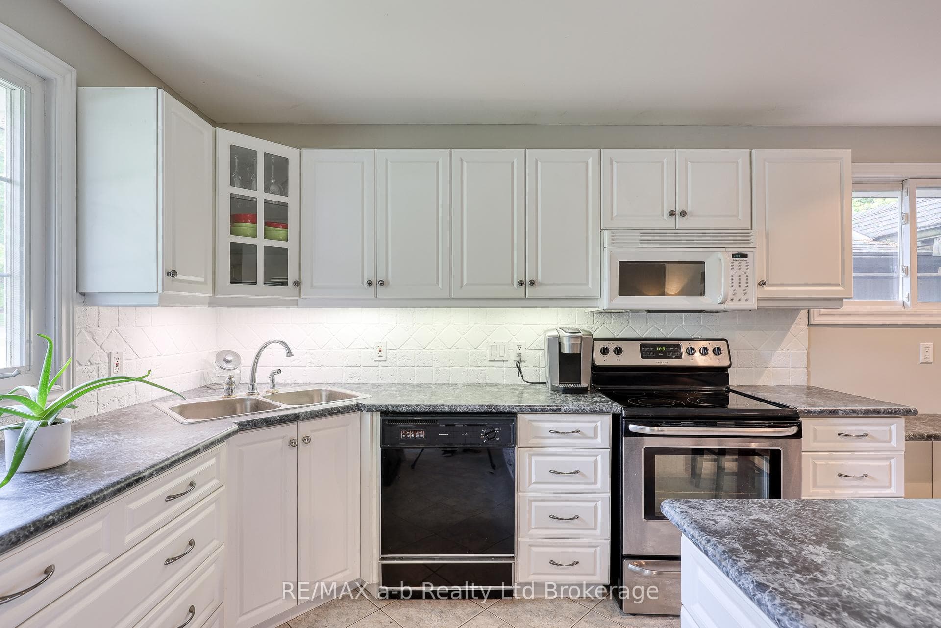 9 Grenville Street photo 20