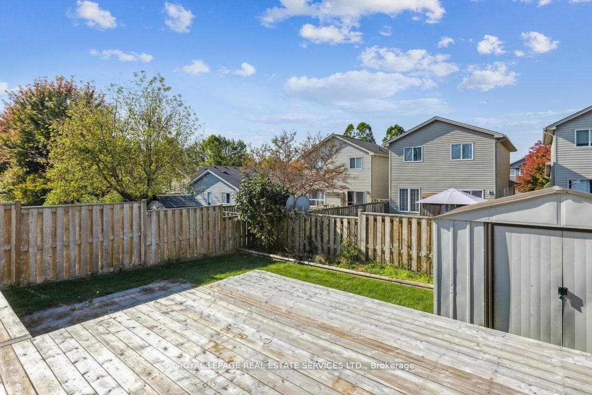 217 Crimson Crescent photo 34