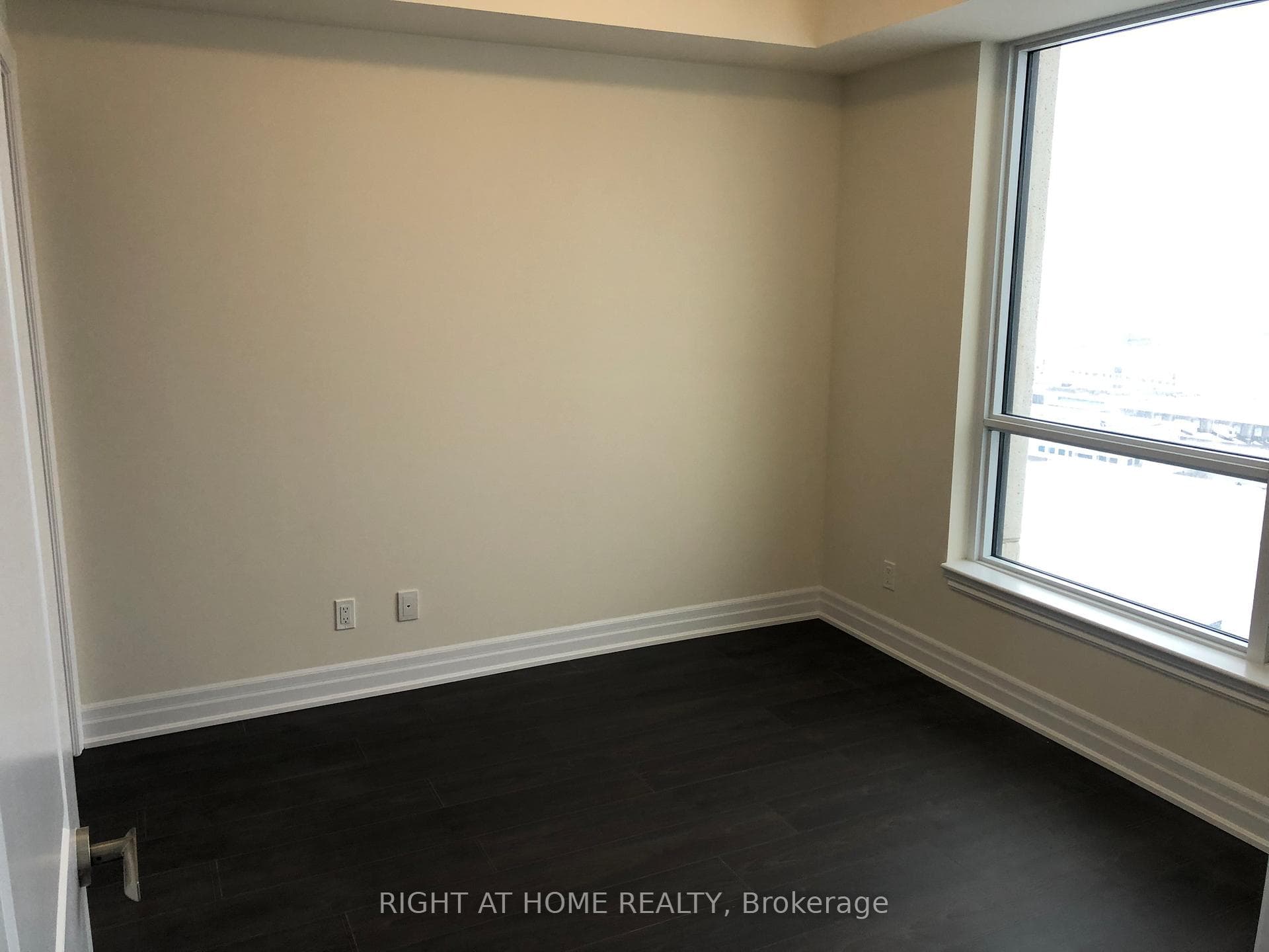 9075 Jane Street Unit 2105 photo 6